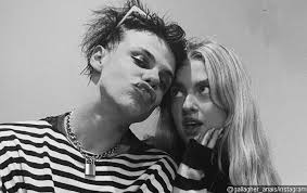 Liam gallagher has slammed his brother noel and his wife sara macdonald and denies they were close to his daughter molly moorish. Yungblud Sparks Romance Rumors With Noel Gallagher S Daughter