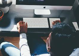 Travailler de chez soi est une réelle possibilité dans le monde connecté d'aujourd'hui. Avantages Et Inconvenients Du Travail A Domicile Travailler Chez Soi