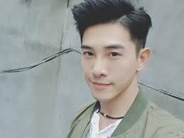 之前盛傳張立昂與邵雨薇情變後，男的在等女生復合，他甚至表態：「未來的事情很難說。 」只是邵雨薇後來別抱了吳慷仁，即將38歲的張立昂後續感情生活就此逐漸奔放。 三立新聞網 setn.com· 8 小時前. å¼µç«‹æ˜‚ä¸€å®¶ç¥žåŸºå›  å°éº¥è†šè‰² ç²¾å¯¦äºŒé ­è‚Œå¸¥å¼Ÿæ›å…‰ æ¯æ—¥é ­æ¢