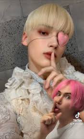Phil (cbs/ oprah winfrey network). Oli London On Twitter Huening Kai Looks Like Me What Do You Think Https T Co T7yvqxtwki Olilondon Hueningkai Txt