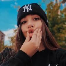 Isabella Combs (@isabdance)