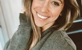 Vanessa Dougherty's Instagram, Twitter & Facebook