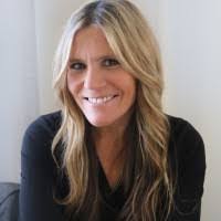 Sarah Stauffer's Instagram, Twitter & Facebook