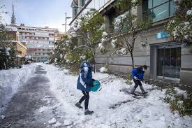 En la ciudad de madrid no nieva casi nunca y, si lo hace, no dura demasiado. Hz1u92epfm 1cm