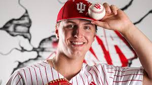 Ryan Kraft's Instagram, Twitter & Facebook