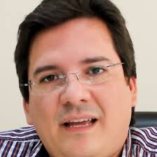 Stream José María Deras, director de la Unidad de Logística, Medicinas,  Insumos, Equipamiento... by Revistazo.com