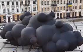 Негода знищила українську інсталяцію Black Cloud — буря накрила Burning Man  — новини культури - reNews