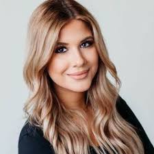 Arianna Conklin's Instagram, Twitter & Facebook