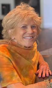 Liz Alter's Instagram, Twitter & Facebook