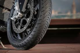 The shallowness of the bank angle is disappointing which. Metzeler Roadtec 01 Motorradreifen Mynetmoto