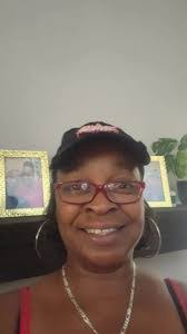 Francine Hickman's Instagram, Twitter & Facebook