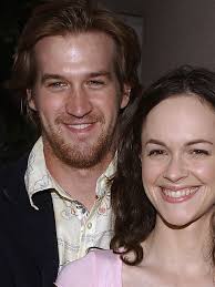 Kenneth Mitchell, 'Star Trek' and 'Captain Marvel' actor, dies at 49 after  ALS battle