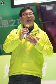 台北市議員 潘懷宗 2016年與前立委 姚文智 競選立法委員時，不滿姚文智開記者會指他是商品的「黑心代言」，提民事訴訟求償60萬元並登報道歉。 é­æŽ§é»'å¿ƒä»£è¨€æ½˜æ‡·å®—å'Šå§šæ–‡æ™ºæ•—è¨´ ç¤¾æœƒ ä¸­æ™‚