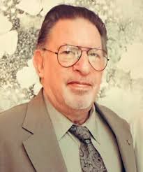 Lieutenant Steven Ferber retired in 2001 from the @NYPD61Pct and was a  @usairforce Veteran. Today Lieutenant Ferber's family was presented with  our Department Flag in his honor. May he rest in eternal