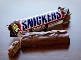 Candy Maker Mars Says It 39 S Setting A 250 Calorie Limit For All Of Its Candy Bars That Means A Regular Snickers Bar Will Candy Bar Snickers Candy Bar Candy