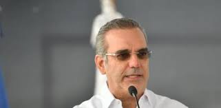 Abinader promete no "conquistar legisladores como hicieron antes" para  reformar la Constitución