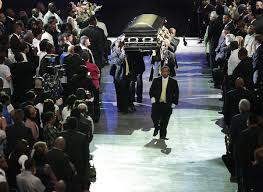Recalling That Smile 4 000 Attend Services For Wayman Tisdale Ou Tulsaworld Com