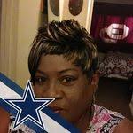 Earlene Davies's Instagram, Twitter & Facebook