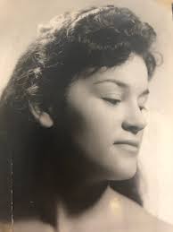 Maria Damas's Instagram, Twitter & Facebook