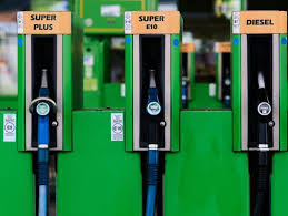 Spritpreise nicht günstiger: ADAC fordert Abschaffung der Zwölf-Uhr-Regel an Tankstellen