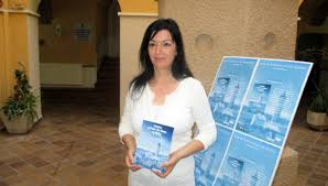 La presentación del libro de Sol Sánchez constituyó un éxito sin precedentes  | El Faro de Hellín