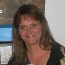 Phyllis “Heislen” Pitts, age 51, of Jefferson City, passed away Saturday,  March 9, 2019 at University Hospital and Clinics. She was born August 19,  1967 in Jefferson City a daughter of the