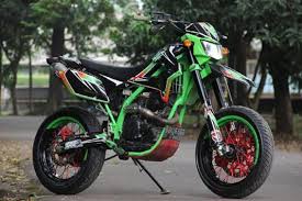 Mereka hanya mempreteli semua bodi plastik klx 150, lalu menggantinya dengan part kustom. Konsep Modifikasi Kawasaki Klx Supermoto For Android Apk Download