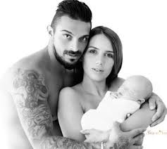 Age, what she did before fame, her family life. Facebook