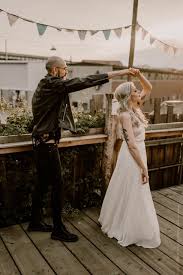 Vintage hochzeitskleid alte bilder perfekte hochzeit brautkleid kleid hochzeit kleider hochzeitspaare hochzeitsveranstaltungen hochzeitsarten. Rockig Und Urban Hochzeitinspiration Auf Der Alten Utting
