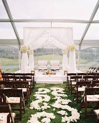 Stunning Ceremony Spot And Decor Photo By Abby Jiu Planning Styling By Engagin Vineyard Wedding Venues Wedding Catering Near Me Wedding Venues In Virginia