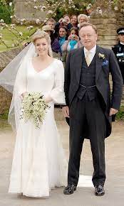 Pin On Royal Jewels Crowns Brides Photos