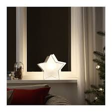 Frische Einrichtungsideen Und Erschwingliche Mobel White Table Decorations Light Decorations Table Decorations