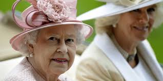 Tahun Depan, Ratu Elizabeth Naik &quot;Gaji&quot;. Kamis, 27 Juni 2013 | 17:33 WIB. ADRIAN DENNIS / AFP Ratu Inggris Elizabeth II bersama istri Pangeran Charles, ... - 1732278000-ARP3558178780x390