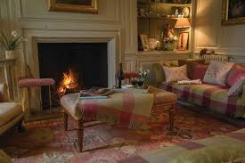 These rooms are packed with inspiration on how to make a living room cozy, from layering textiles to adding a large gallery wall of family heirlooms. Country Living Room Landhausstil Wohnbereich Wiltshire Houzz