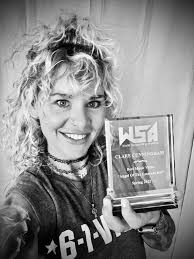 Clare Cunningham's Instagram, Twitter & Facebook