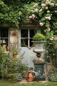 Six Beautiful Garden Room Ideas Beautiful Gardens Cottage Garden Garden Urns