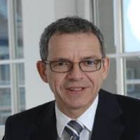 700+ profilů „Stenz“