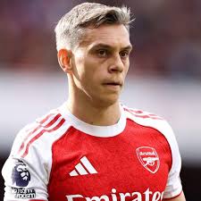 🚨Fenerbahçe have enquired many times for Leandro Trossard. Arsenal are  asking for around €20m. There is NO progress so far. [Yagiz Sabuncuõglu]