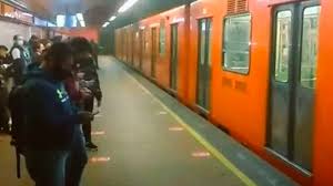 Más de 15 policías lesionadas y cinco manifestantes en protestas en el #8m. Metro Cdmx Se Reporto Conato De Incendio En Un Tren De La Linea 7 Infobae