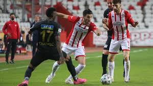 Malatyaspor kulübü başkanı hikmet tanrıverdi, futbol federasyonu profesyonel disiplin kurulu'nun (pfdk), kayseri erciyesspor maçından sonra bazı yöneticilerin açıklamaları nedeniyle verdiği bir. Antalyaspor Sahasinda Malatyaspor Ile Berabere Kaldi