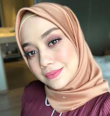 I stalked that little brother's fb. Mia Ahmad Tidak Rela Dimadukan