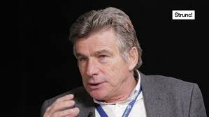 Macron urážel chudé, hnutí proti rozežranosti elit může vzniknout i u nás,  říká Eichler