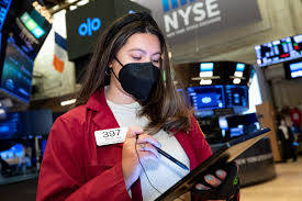 Actually, the stock market crash in february 2020 is worse than the 2008 market crash and it leaves many people asking the question will the stock don't forget, many babyboomers are continuing to turn 70.5 years of age which is when the federal government requires them to sell off their 401k. Analysts Stocks Will Break Out Of Stagnation And Continue The Rally