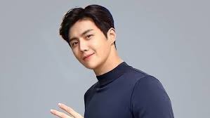 Kim seon ho has completed filming for his appearance as a film director. Kim Seon Ho Will Be A Cameo In The Jtbc Drama Run On Onkpop Com Breaking K Pop News Videos Photos And Celebrity Gossip