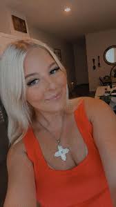 Hey everyone! I'm Annabelle and I'm a 17 year old senior in high school.  I'm looking for families in need of a babysitter. I live in Estancia and I  have been babysitting