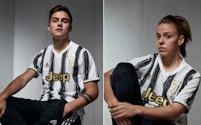 To download your favorite juventus kits and logo for your dream league soccer team, copy the url above photos and paste them in the download field. Juve Tornano Le Strisce Ma Moderne Ecco La Nuova Maglia 2020 2021 La Repubblica