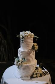Feel free to change the color of the food coloring to suit the occasion. Simon Prue S Fraser Island Wedding With Alan Hughes Photography Bonnie S Cakes Kandies