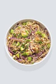 Wok De Chou Romanesco Et Nouilles Sautees Recette Cuisine Au Wok Chou Romanesco Chou Romanesco Recette