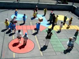 Pinta tu patio para jugar, con nuestras propuestas de juegos tradicionales. 40 Nuevos Y Divertidos Juegos Tradicionales Para El Patio Del Cole Pinta Tu Patio Para Jugar Imagenes Educativas