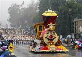 A Float Drives Down Colorado Boulevard During The Annual Tournament Of Roses Parade In Rose Bowl Parade Rose Parade Parades